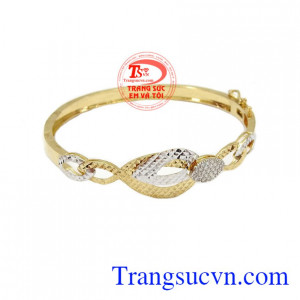 Vòng tay vàng tây đẹp là sản phẩm đẹp được nhiều người yêu thích