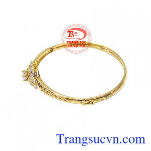 Vòng vàng kết trái yêu thương