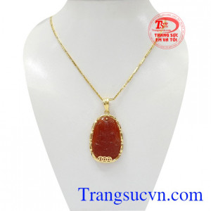 Bộ dây chuyền mặt Phật tuổi Mão là sản phẩm kết hợp giữa mặt Phật bọc vàng và dây chuyền vàng.