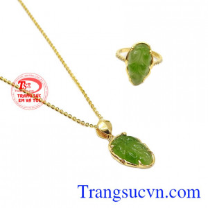 Ngọc Nephrite đem đến sự may mắn cho con người, tránh được các vận xui, rủi ro, chống tà ma và sự nguy hiểm rình rập,Bộ trang sức Nephrite đẹp
