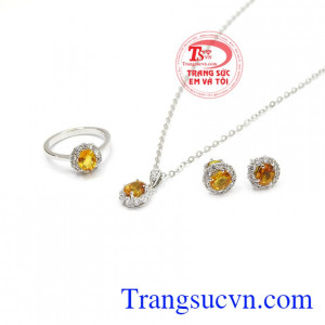 Bộ trang sức Sapphire chất lượng sẽ rất thích hợp làm quà tặng