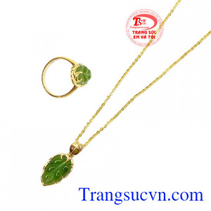 Sản phẩm thích hợp làm quà tặng cho người thân hoặc bạn bè,Bộ trang sức Nephrite