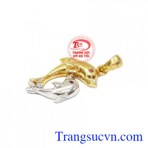 chung thủy là điều cặp đôi nào cũng cần hướng tới. Cặp đôi cá voi tình yêu