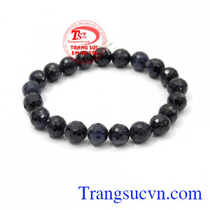 Chuổi sapphire đẹp 9 ly làm món quà ý nghĩa dành tặng các bà, các mẹ trong các dịp lễ tết