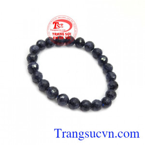 Chuỗi tay sapphire may mắn 8 ly còn giúp giảm huyết áp, chống mất ngủ, đau lưng hiệu quả