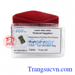 Đá Sapphire ép vỉ bình an tôn lên vẻ quý phái, đẳng cấp cho người sở hữu.