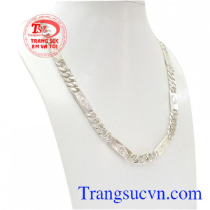 mang đến cho người đeo vẻ đẹp thời trang, phong cách