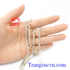 Dây chuyền nam bạc nam tính tôn lên sự mạnh mẽ, cá tính, đẳng cấp cho phái mạnh, là món quà ý nghĩa cho người yêu thương