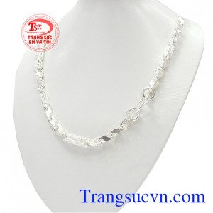 Bạc từ lâu đã là kim loại có tính ứng dụng cao, bạc mang lại nhiều lợi ích cho sức khỏe,Dây chuyền nam mạnh mẽ bạc 925