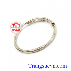 Lắc bạc xinh xắn cho bé yêu xinh xắn, dễ thương