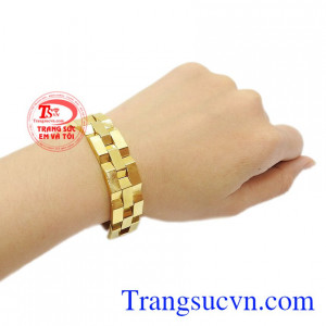 Sản phẩm bảo hành uy tín, giao hàng toàn quốc. Lắc tay nam mạnh mẽ vàng 10k.