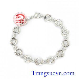 Lắc tay nữ 10k cá tính vàng trắng là món quà tuyệt vời dành tặng người yêu thương Lắc tay nữ 10k cá tính vàng trắng