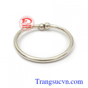 Lắc bạc trẻ em là món quà ý nghĩa cho bé yêu