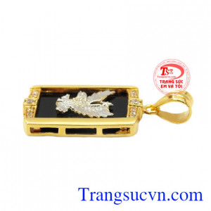 Trang sức Em và tôi nhận đặt thiết kế theo yêu cầu của mỗi người. Mặt đại bàng sức mạnh