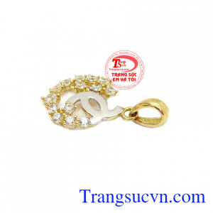 Mặt dây chuyền vàng nữ xinh xắn, hợp thời trang.