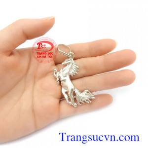 Mặt dây chuyền con ngựa + tuổi ngọ bạc 92.5 phù hợp làm mặt dây chuyền sang trọng, tinh xảo, thời trang