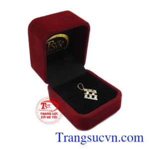 Mặt dây nữ đẹp thích hợp làm quà tặng. Mặt dây chuyền đá trắng