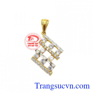 Mặt dây chuyền đá trắng