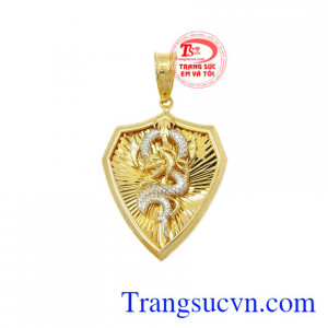 Mặt dây chuyền khiên vàng che chở là sản phẩm được thiết kế 3D tỉ mỉ, đẹp mắt. Mặt dây chuyền khiên vàng che chở