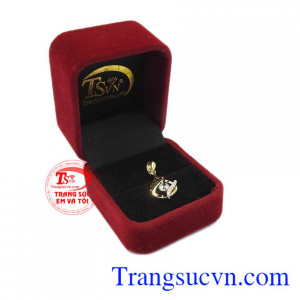 Sản phẩm có thể kết hợp cùng nhiều trang phục khác nhau. Mặt dây chuyền kiêu sa cho nữ. Mặt dây chuyền kiêu sa cho nữ