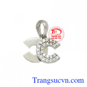 Mặt dây chuyền đẹp nữ giới mang đến một sản phẩm tinh tế và đẹp mắt cho người sử dụng.