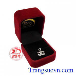 Sản phẩm bảo hành uy tín, giao hàng toàn quốc.Mặt dây chuyền đẹp nữ giới.