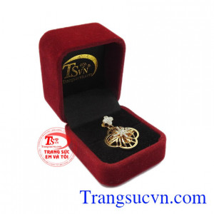 Là sản phẩm uy tín chất lượng được nhiều người ưa chuộng. Mặt dây chuyền nữ vàng 10k