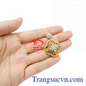 Sản phẩm thích hợp với nhiều kiểu trang phục, lứa tuổi. Mặt dây chuyền nữ vàng 10k