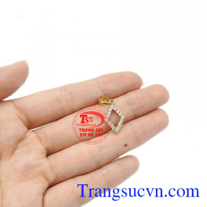 Quà tặng giá trị cho người phụ nữ của bạn. Mặt dây chuyền nữ xinh