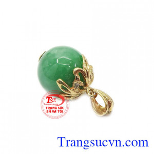 Là sản phẩm mang lại nhiều may mắn, tiền tài, sức khỏe cho người đeo. Mặt dây chuyền quyến rũ 