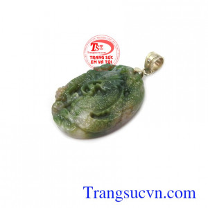 Mặt dây chuyền rồng phù hợp phong cách thời trang phái mạnh