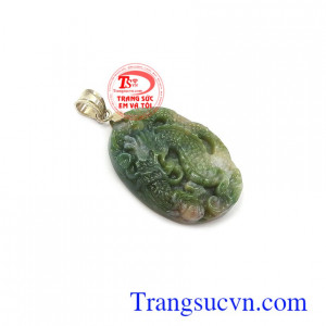 Mặt dây chuyền rồng chạm khắc tinh xảo, sắc nét, đeo hợp thời trang và phong thủy