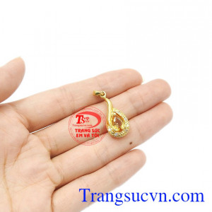 Sản phẩm bảo hành uy tín, giao hàng toàn quốc. Mặt dây chuyền vàng cho phái đẹp