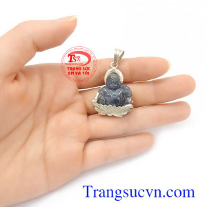 Mặt dây Sapphire thiên nhiên có tác dụng mang lại may mắn, bình an và thịnh vượng cho người đeo