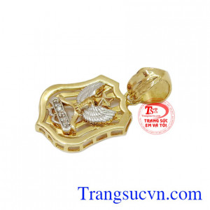 Mặt dây đại bàng nam được chế tác tinh xảo, bắt mắt.