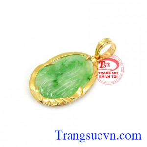 Mặt dây đức mẹ ngọc cẩm thạch rất thích hợp làm quà tặng nhân dịp lễ tết