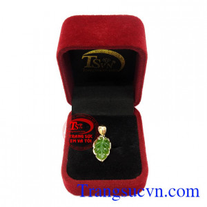 Mặt dây lá Nephrite