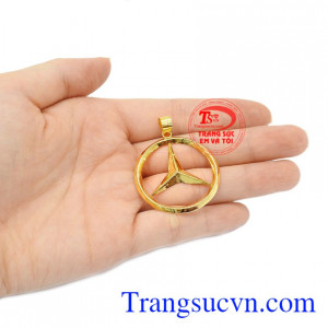 Sản phẩm có thể làm quà tặng cho người thân, bạn bè. Mặt dây nam tính vàng, bảo hành 6 tháng.