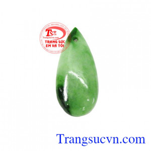 Mặt dây ngọc cẩm thạch Phú Quý được chế tác làm mặt dây chuyền đẹp, có thể bọc vàng