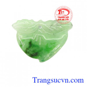 Mặt dây quả đào trường thọ là sản phẩm ngọc cẩm thạch thiên nhiên, có giấy kiểm định đá tự nhiên