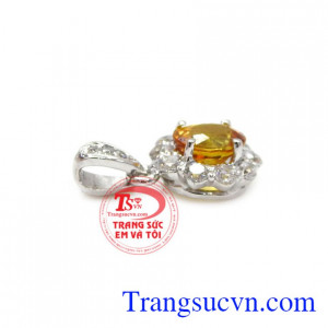 Mặt dây Sapphire chất lượng là sản phẩm mới ra mắt được mọi người yêu thích