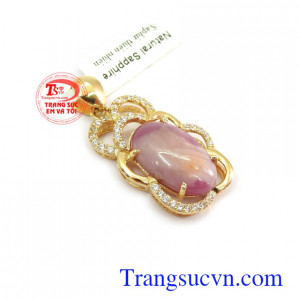 Mặt dây Sapphire tài lộc với Sapphire là viên đá mang lại may mắn, bình an và tài lộc cho người đeo Mặt dây Sapphire tài lộc