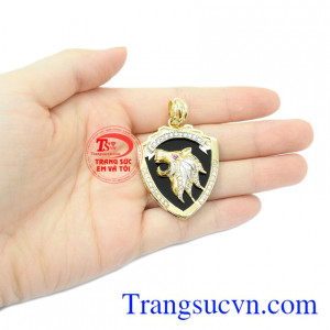 Sản phẩm thích hợp làm quà tặng cho người thân, bạn bè. Mặt dây sư tử vàng mạnh mẽ, bảo hành 6 tháng.