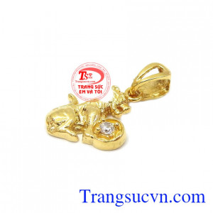 Sản phẩm thích hợp cho những bạn gái tuổi Dần, có thể kết hợp cùng nhiều trang phục và phụ kiện khác nhau. Mặt dây tuổi Dần