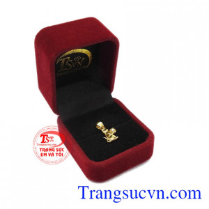 Sản phẩm chế tác từ vàng tây 10k bền đẹp, sáng bóng. Mặt dây tuổi tuất