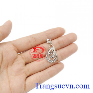 Uy tín về chất lượng vàng,Khách hàng ưa chuộng làm quà trong các dịp lễ tết và ngày kỷ niệm. Mặt dây vàng 18k nữ.