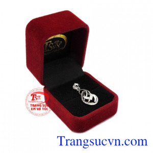 Sản phẩm bảo hành uy tín, giao hàng toàn quốc. Mặt dây vàng 18k nữ