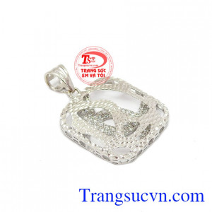 Mặt dây vàng trắng nữ chất lượng vàng đảm bảo uy tín.