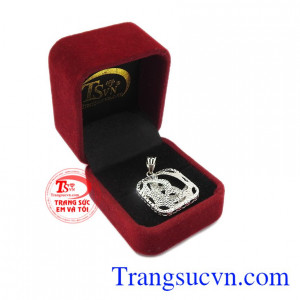 Mặt dây vàng trắng nữ khách hàng ưa chuộng. Mặt dây vàng trắng nữ