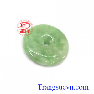Mặt đồng xu cẩm thạch hưng thịnh còn có tác dụng mang lại may mắn về công danh, sự nghiệp và giải trừ tai họa, tiểu nhân